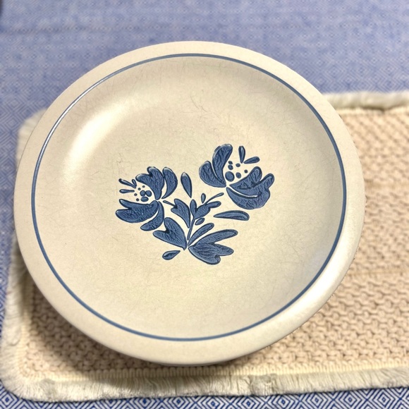 Pfaltzgraff Yorktowne Vintage Plates Bowls Casserole Dish Soup Tureen Stoneware - Picture 9 of 16